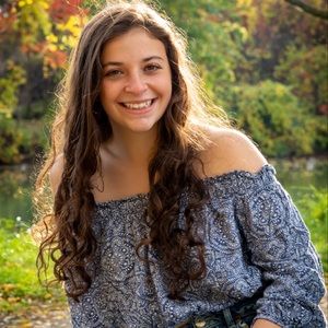 Meet your Posher, Danielle